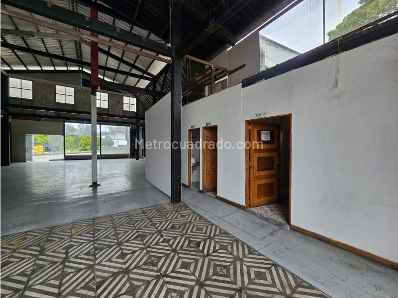 Local Comercial en Arriendo, Km 2 Via Armenia Pereira, Armenia - Más