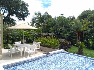 Casa de 3 alcobas en venta en Via Al Caimo, Armenia, 231 m² · foto 2 de 20