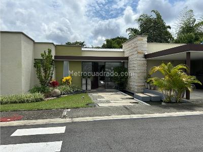 Casa de 3 alcobas en venta en Via Al Caimo, Armenia, 231 m² · foto 3 de 20