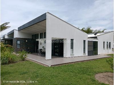 Casa de 3 alcobas en venta en Via Al Caimo, Armenia, 188 m² · foto 2 de 20