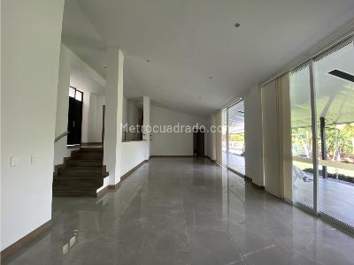 Casa de 4 alcobas en venta en Km 1 5 Via Club Campestre, Armenia · foto 2 de 20