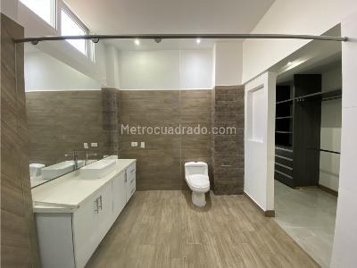 Casa de 4 alcobas en venta en Km 1 5 Via Club Campestre, Armenia · foto 19 de 20