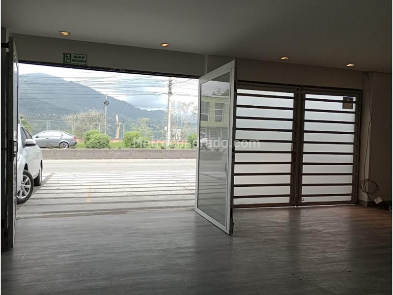 Local Comercial en Arriendo, Avenida Bolivar, Armenia - Vista 3