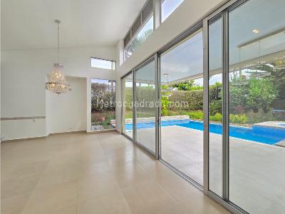 Casa de 3 alcobas en venta en Caimo, Armenia, 227 m² · foto 3 de 20