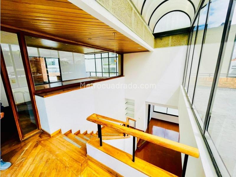 Edificio de Oficinas en Venta, Chico, Bogotá D.C. - Más