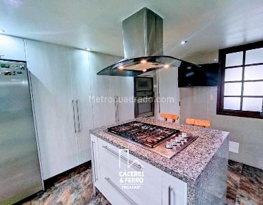 Casa de 3 alcobas en venta en Niza, Bogotá, 210 m² · foto 5 de 20