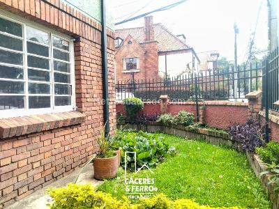Casa en venta en Quinta Camacho, Bogotá · foto 2 de 18