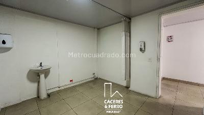 Casa de 1 alcoba en arriendo en Quinta Paredes, Bogotá, 613 m² · foto 6 de 19