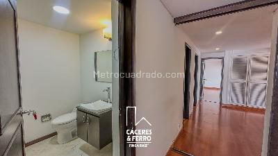 Apartamento de 3 alcobas en venta en Usaquen Santa Barbara Oriental, Bogotá, 154 m² · foto 10 de 20