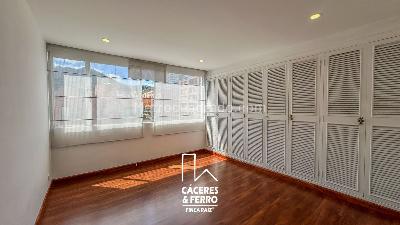 Apartamento de 3 alcobas en venta en Usaquen Santa Barbara Oriental, Bogotá, 154 m² · foto 13 de 20