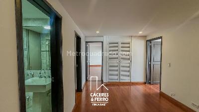 Apartamento de 3 alcobas en venta en Usaquen Santa Barbara Oriental, Bogotá, 154 m² · foto 16 de 20