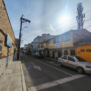 Casa de 5 alcobas en venta en Centro, Funza, 243 m² · foto 3 de 16