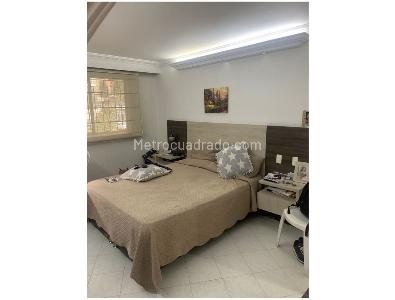 Casa de 5 alcobas en venta en La Castellana, Medellín, 360 m² · foto 10 de 11