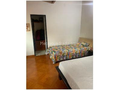 Casa de 5 alcobas en venta en La Castellana, Medellín, 360 m² · foto 8 de 11