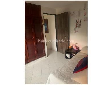 Casa de 5 alcobas en venta en La Castellana, Medellín, 360 m² · foto 9 de 11