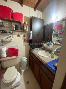 Casa de 3 alcobas en venta en La Mota, Medellín, 77 m² · foto 7 de 11