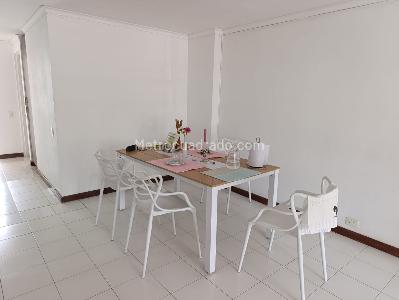 Apartamento de 3 alcobas en venta en Estadio Florida Nueva, Medellín, 97 m² · foto 3 de 20
