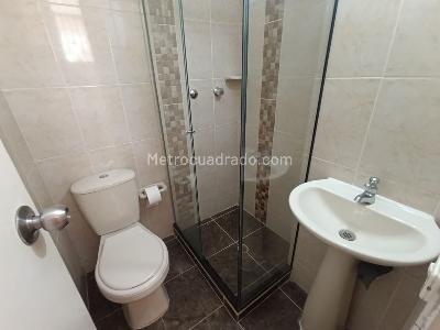 Apartamento de 3 alcobas en venta en Estadio Florida Nueva, Medellín, 97 m² · foto 9 de 20