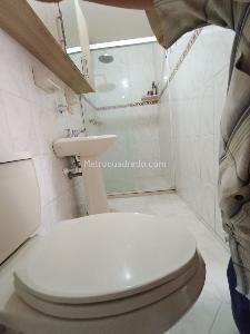 Apartamento de 3 alcobas en venta en Carlos E Restrepo, Medellín, 86 m² · foto 6 de 17