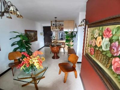 Apartamento de 2 alcobas en venta en La Castellana, Medellín, 70 m² · foto 6 de 20
