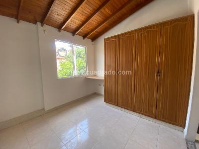 Casa de 3 alcobas en venta en Rodeo Alto, Medellín, 69 m² · foto 13 de 19