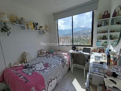 Apartamento de 3 alcobas en venta en Los Colores, Medellín, 88 m² · foto 11 de 12