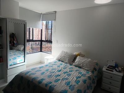 Apartamento de 3 alcobas en venta en Los Colores, Medellín, 88 m² · foto 3 de 12