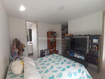 Apartamento de 3 alcobas en venta en Los Colores, Medellín, 88 m² · foto 5 de 12