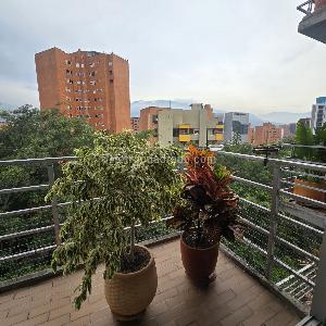 Apartamento de 2 alcobas en venta en Laureles, Medellín, 59 m² · foto 5 de 20