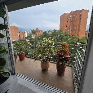 Apartamento de 2 alcobas en venta en Laureles, Medellín, 59 m² · foto 6 de 20