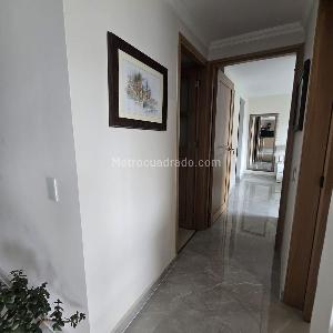 Apartamento de 2 alcobas en venta en Laureles, Medellín, 59 m² · foto 9 de 20