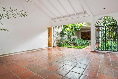 Casa de 3 alcobas en venta en La Flora, Cali, 320 m² · foto 2 de 10