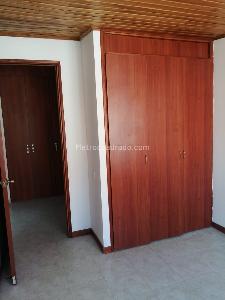 Casa en arriendo en Los Rosales, Manizales · foto 9 de 17