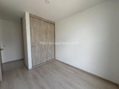 Apartamento de 3 alcobas en arriendo en Avenida Kevin Angel, Manizales, 75 m² · foto 8 de 15