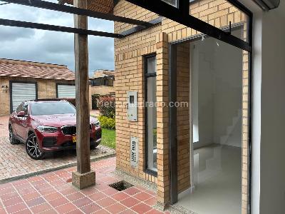 Casa de 3 alcobas en venta en Br La Horqueta, Bogotá, 133 m² · foto 3 de 20