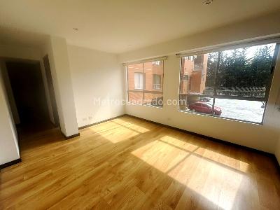 Apartamento de 3 alcobas en venta en San Antonio Norte, Bogotá, 72 m² · foto 5 de 20