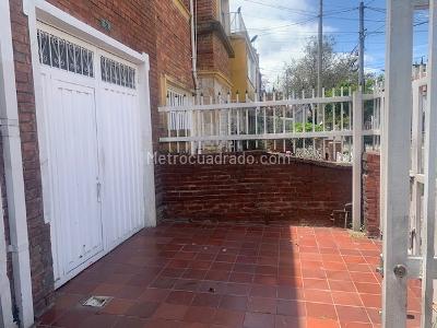 Casa de 5 alcobas en venta en San Luis, Bogotá, 240 m² · foto 2 de 20