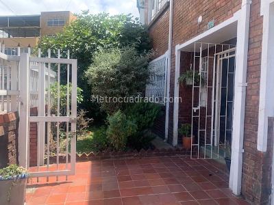 Casa de 5 alcobas en venta en San Luis, Bogotá, 240 m² · foto 3 de 20
