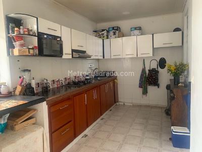 Casa de 5 alcobas en venta en San Luis, Bogotá, 240 m² · foto 8 de 20