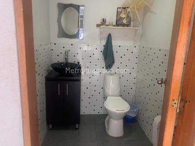 Casa de 5 alcobas en venta en San Luis, Bogotá, 240 m² · foto 10 de 20