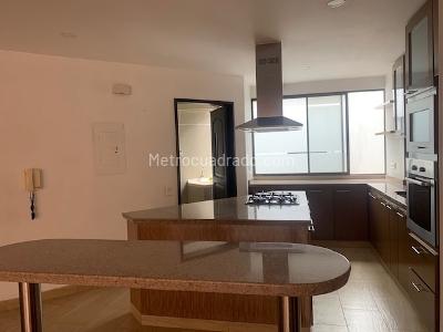 Apartamento de 3 alcobas en venta en San Patricio Usaquen, Bogotá, 140 m² · foto 5 de 19