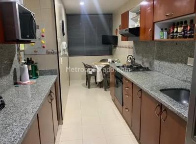 Casa de 4 alcobas en venta en Arboleda De Gratamira, Bogotá, 206 m² · foto 9 de 20