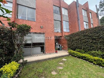 Casa de 4 alcobas en venta en Arboleda De Gratamira, Bogotá, 206 m² · foto 2 de 20