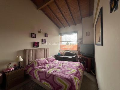 Casa de 4 alcobas en venta en Arboleda De Gratamira, Bogotá, 206 m² · foto 16 de 20