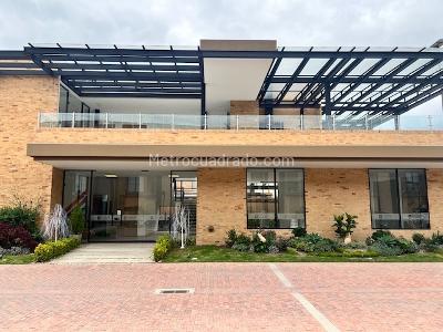 Casa de 3 alcobas en venta en Cra 9 #27 70, Chía, 110 m² · foto 2 de 20