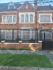 Casa de 5 alcobas en venta en Urb, Bogotá, 220 m² · foto 2 de 13