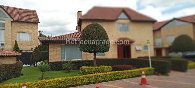 Casa de 5 alcobas en venta en Chia, Chía, 300 m² · foto 2 de 20