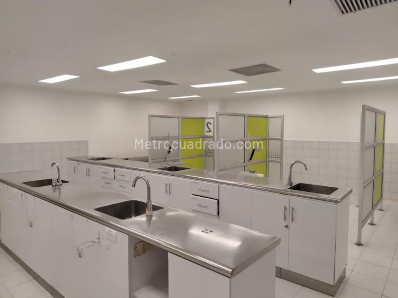 Local Comercial en Arriendo, Chapinero Central, Bogotá D.C. - Więcej