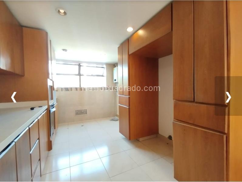 Modern 3BR Apartment in Loma Los Parra - 4
