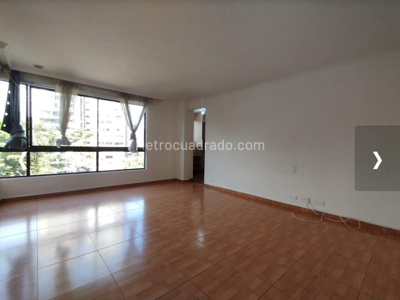 Modern 3BR Apartment in Loma Los Parra - 9